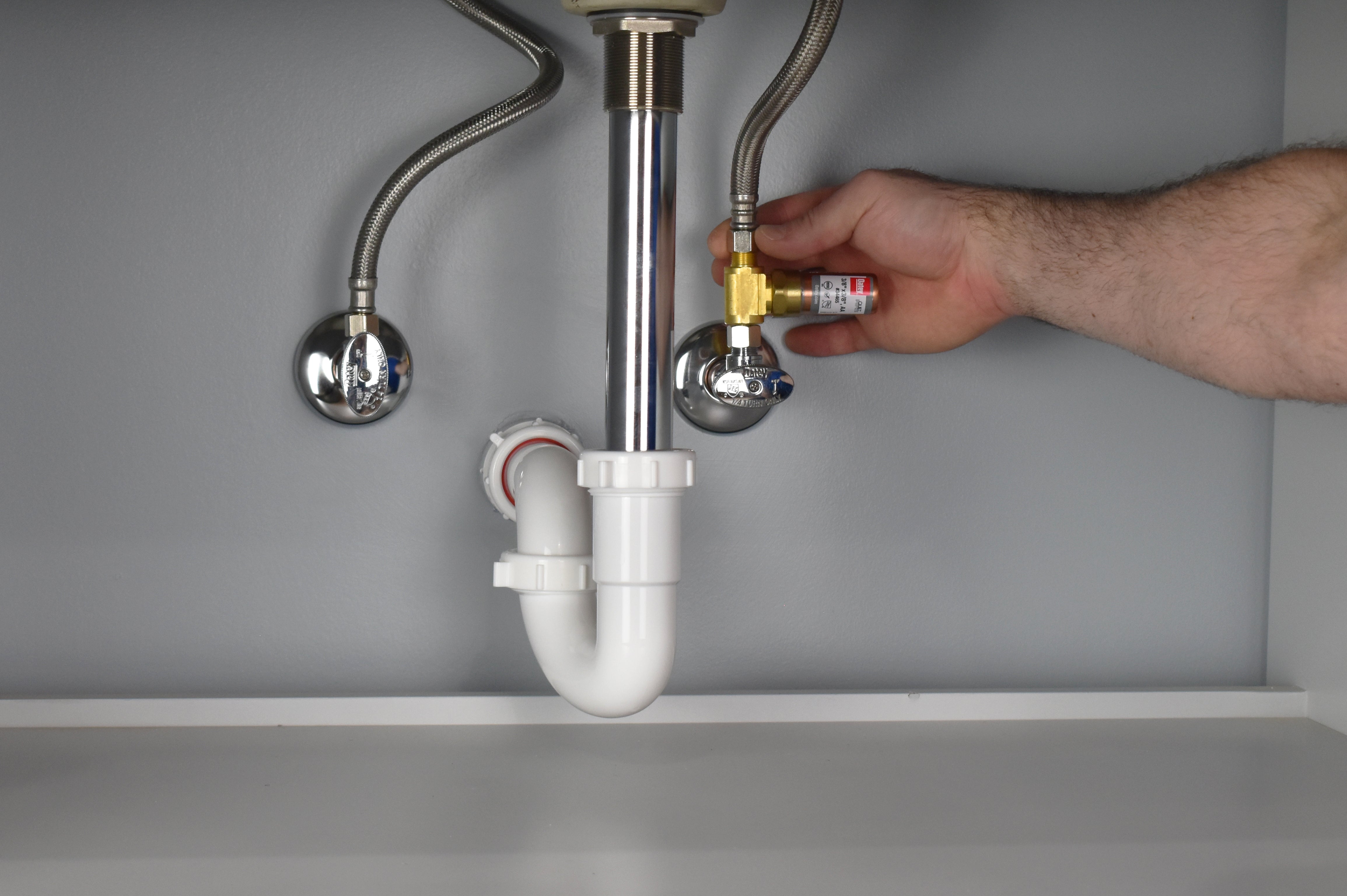 water hammer arrestor bathroom sink